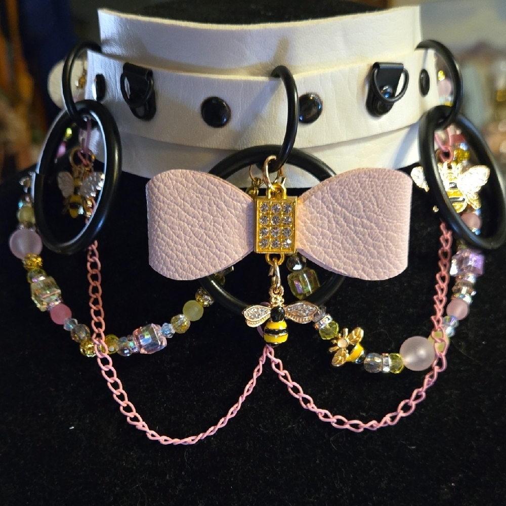Queen Bumble's Elegant Choker With Bee Accents
